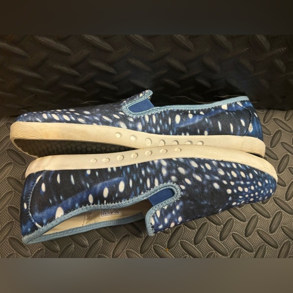 blu kicks Blue Whale Shark Womens Sz 10 Slip-on Recycled Canvas Rubber sole shoe - Picture 4 of 8